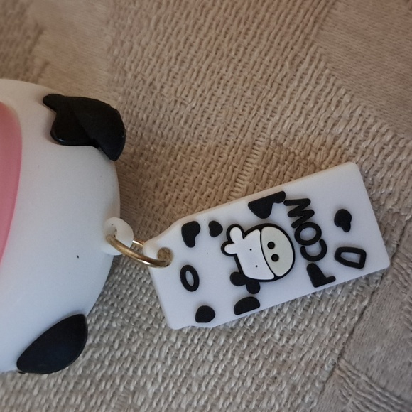 🛍Cute Cow keychain/ BUNDLE ONLY 2or more items - Picture 3 of 7